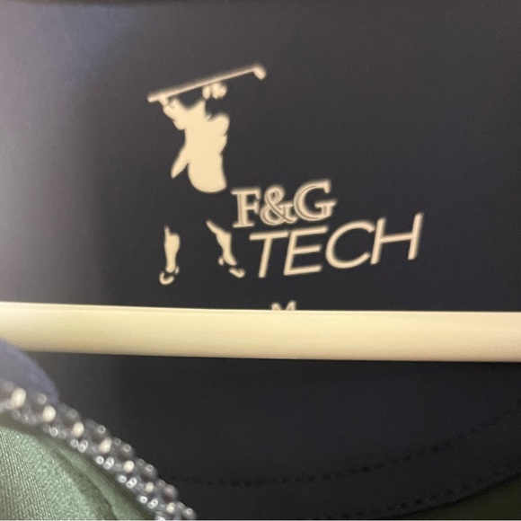 F & G TECH 1/4" Zipper Golf Sweater - Picture 2 of 4